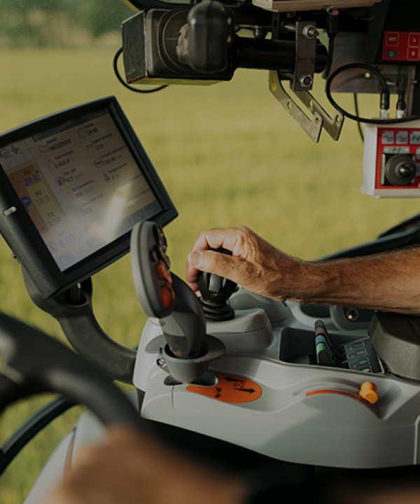 Sonderfahrzeuge Steuerung Traktor